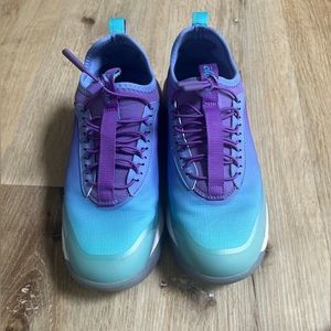 EUC Clove Aeros Healthcare/Nursing shoes Women’s Size 9